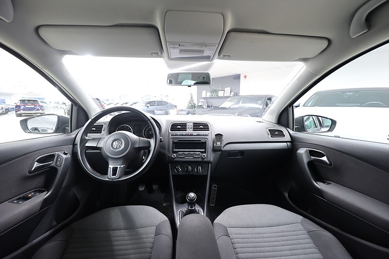 Volkswagen Polo 1.2 TSI 90hk *Hjulkampanj!* Masters R Line PDC Farth