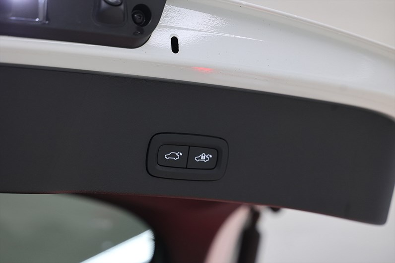 Volvo C40 Recharge Single Motor *Hjulkampanj!* Core Pano Drag