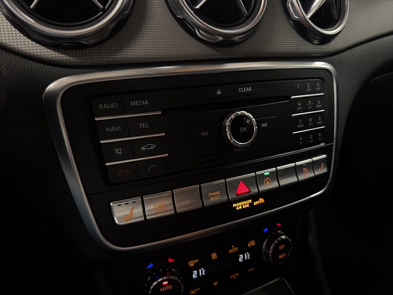 Mercedes-Benz GLA 220 4MATIC Dragkrok, 2018, röd – bild 15 av 21, begagnad hos Niber i Järfälla