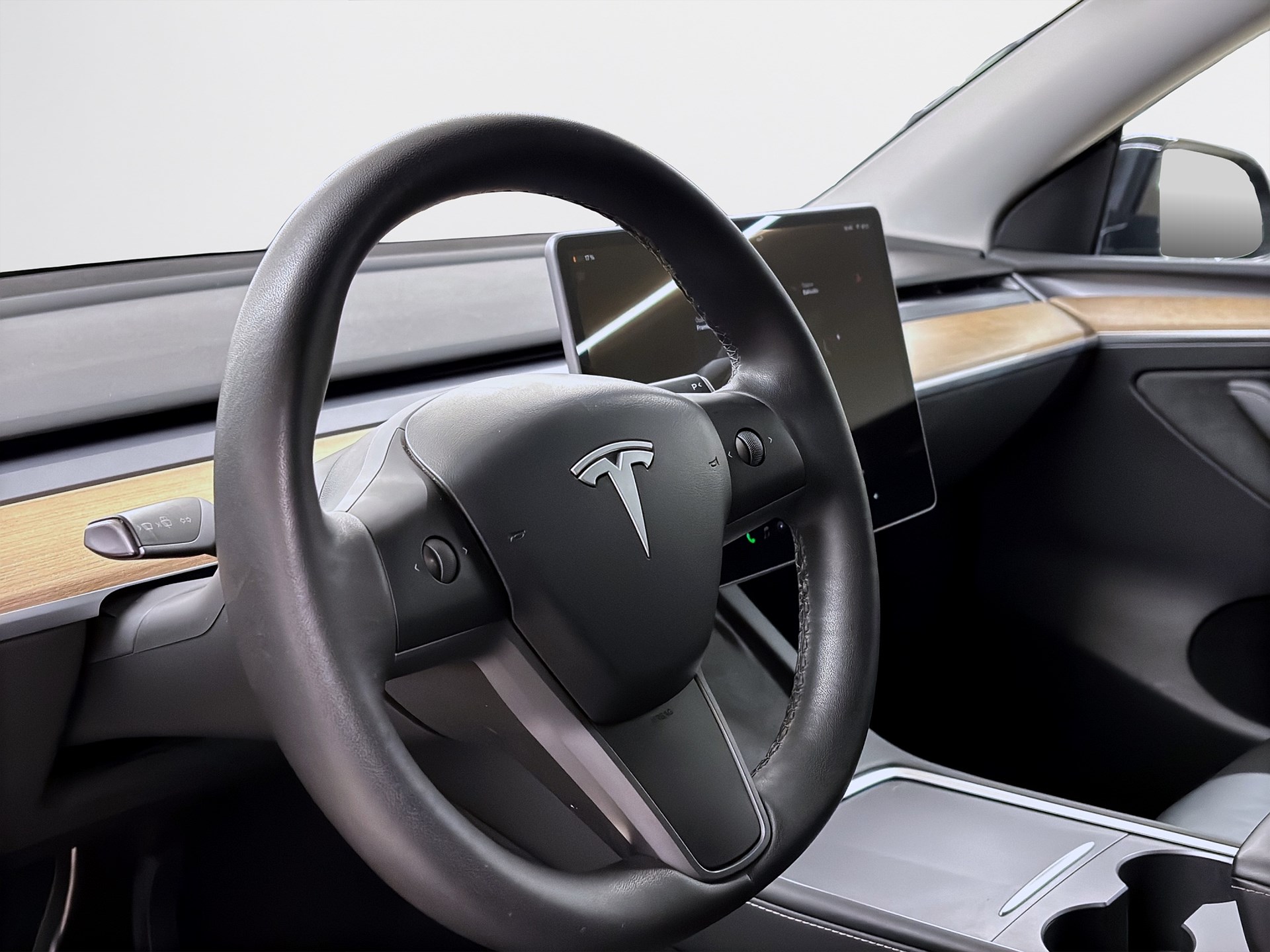 Tesla Model Y Long Range AWD 514hk Pano Läder Drag Navi