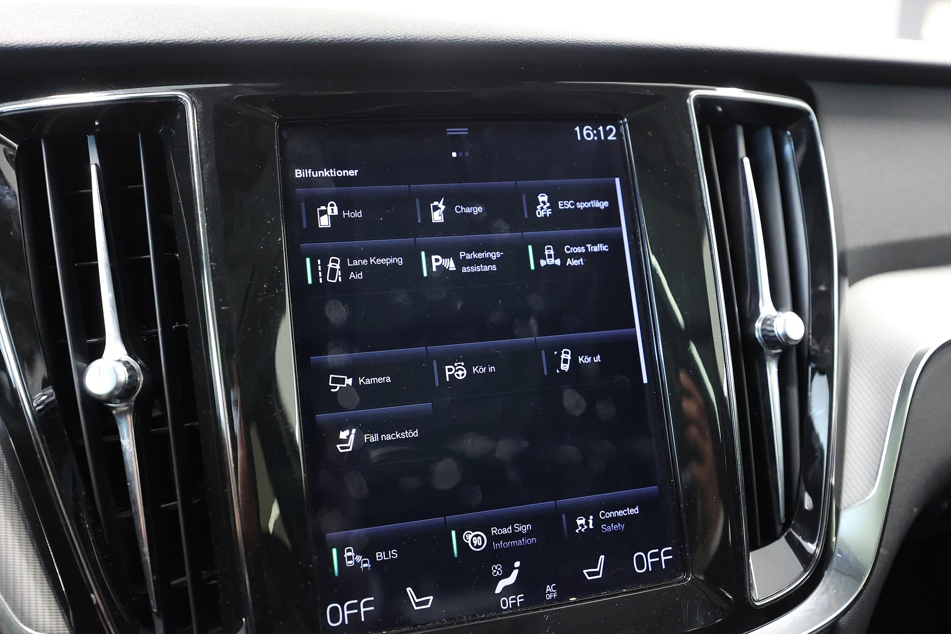 Volvo V60 T8 Twin Engine AWD 392hk Inscription Pano Keyless 360