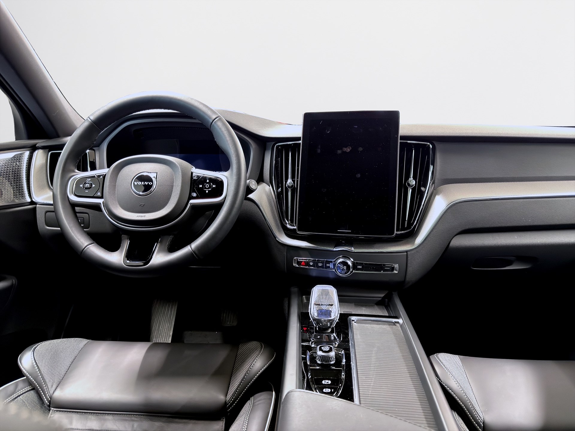 Volvo XC60 Recharge T6 350hk Ultra Black Edition HUD B&W 360