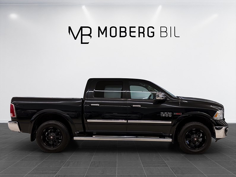 3.0 V6 EcoDiesel 4x4 Laramie Flaklock Drag Luftfjädring