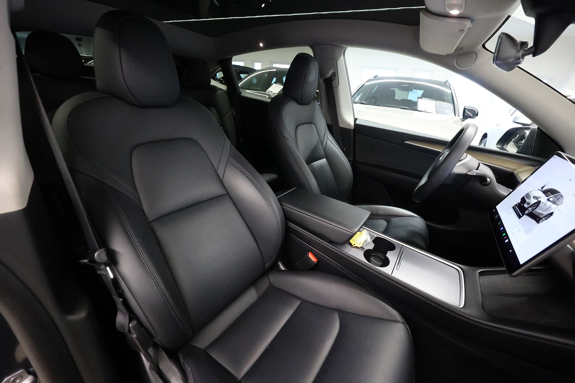 Tesla Model Y Long Range AWD 514hk Autopilot Pano Läder Navi