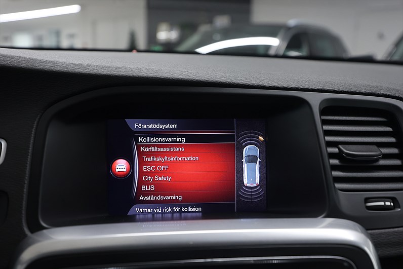 Volvo V60 Cross Country D3 150hk Classic Navi Värmare Keyless