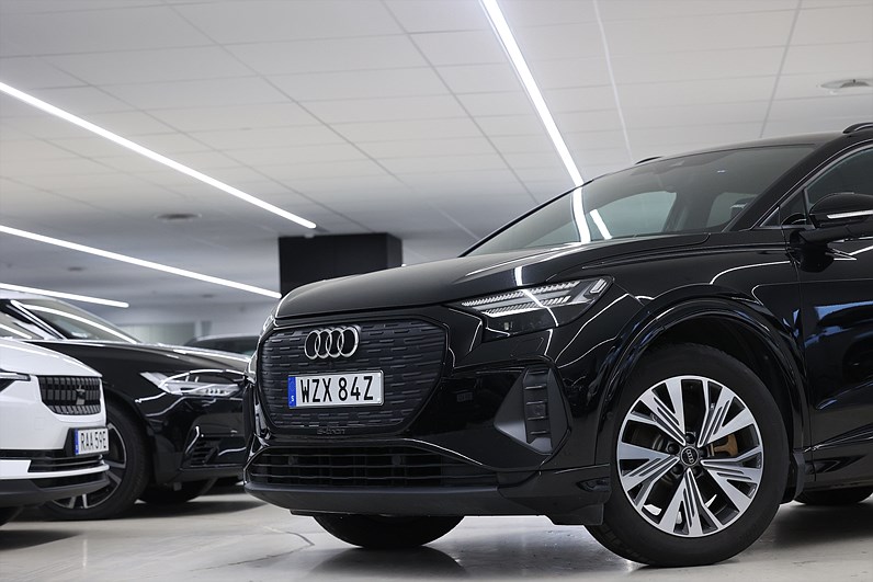 Audi Q4 40 e-tron 204hk *Hjulkampanj!* B-kamera Navi Värmare Black pkt