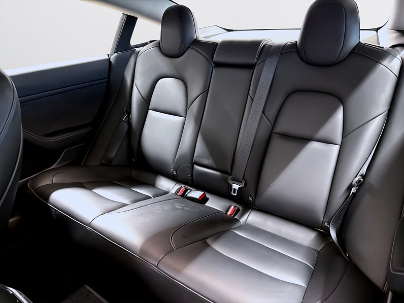 Tesla Model 3 Standard Range 283hk Pano Navi B-Kamera
