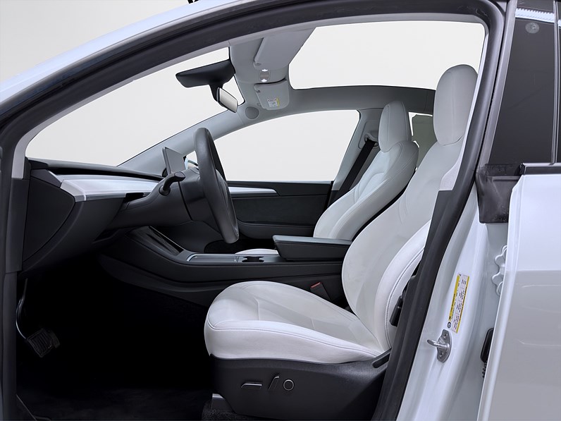 Tesla Model Y Long Range 514hk Pano Drag B-Kamera Läder MOMS
