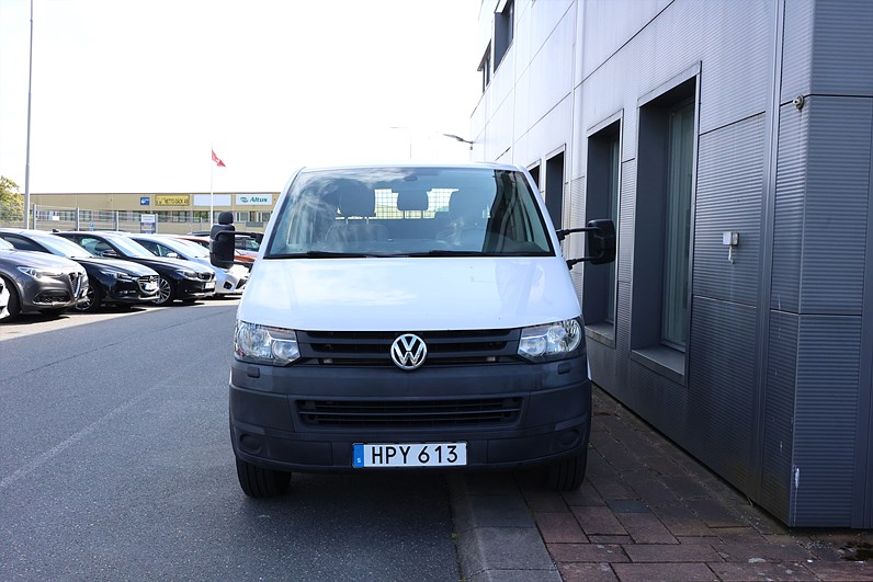 Volkswagen Transporter Dubbelhytt 2.0 TDI Flakbil Drag MOMS