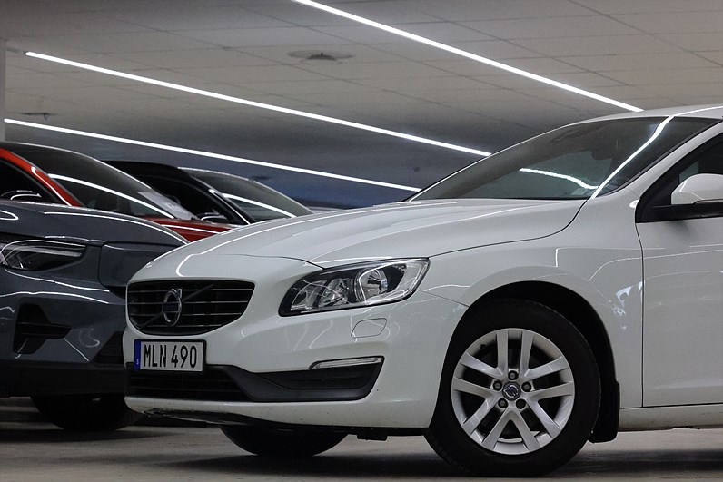 Volvo V60 T3 150hk Kinetic Värmare Farthållare