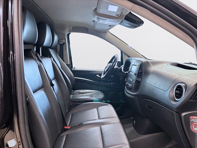 Mercedes-Benz Vito 119 190hk Helg på Moberg! Tempatic B-Kamera Navi Drag PDC