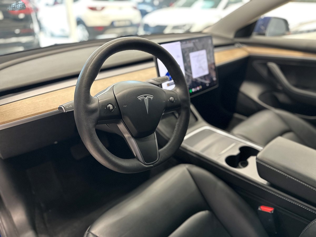 Tesla Model 3 – bild 12