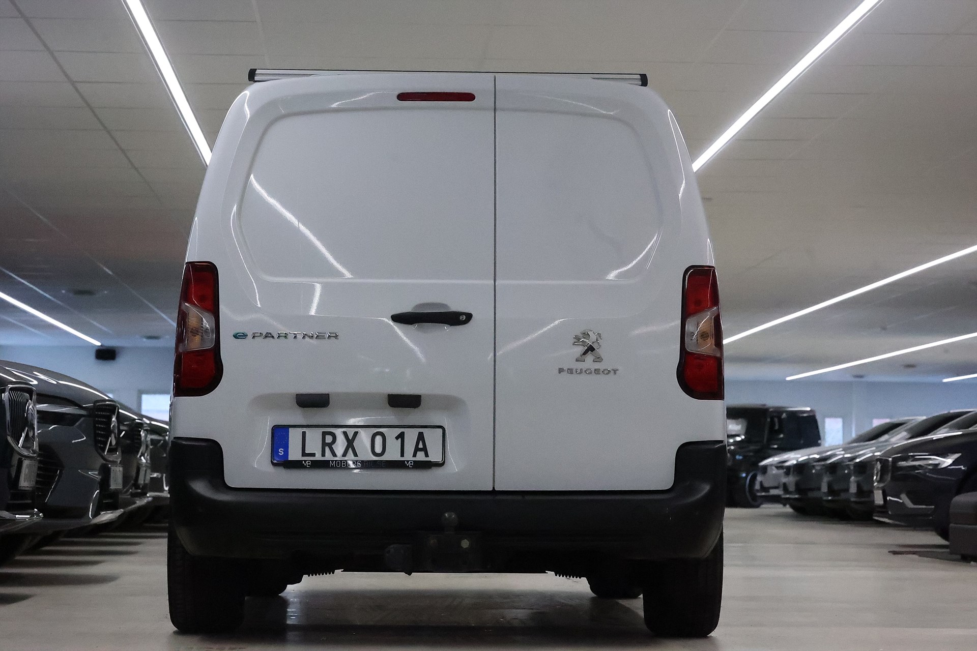 Peugeot e-Partner 136hk L2 V-inrett Drag Värmare Navi MOMS