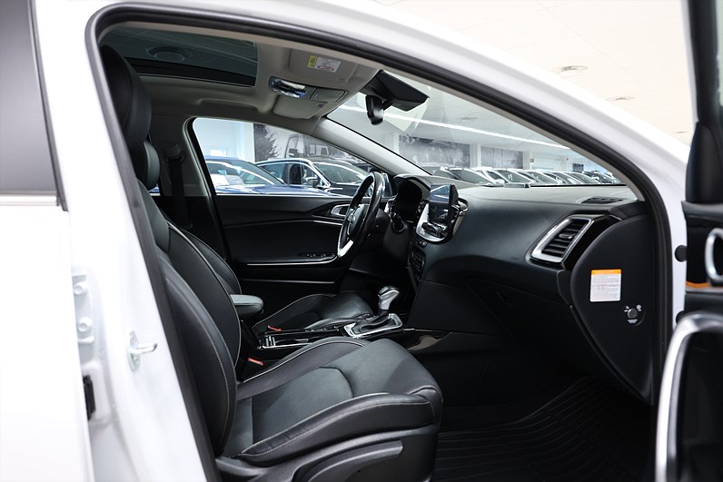 Kia Ceed SW PHEV 141hk Advance Plus 2 Pano B-kamera Navi