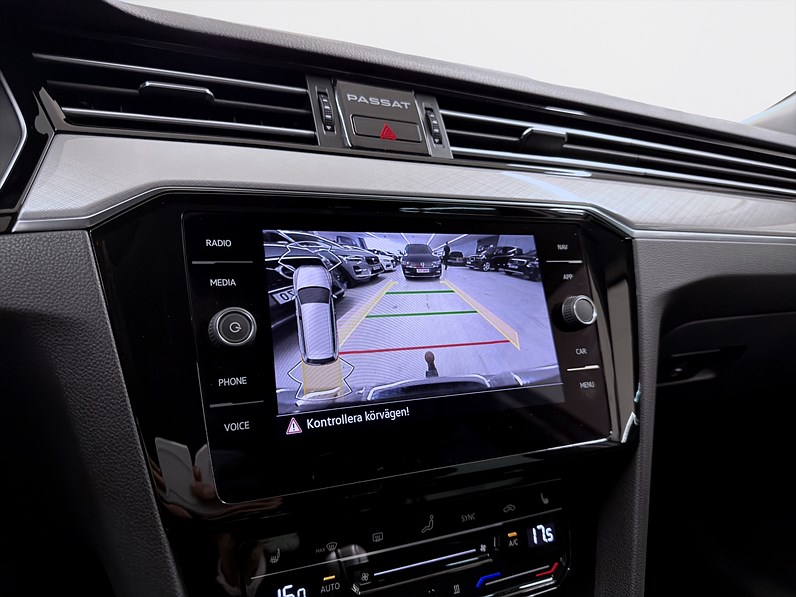 Volkswagen Passat SC GTE 218hk Executive Navi Drag B-Kamera