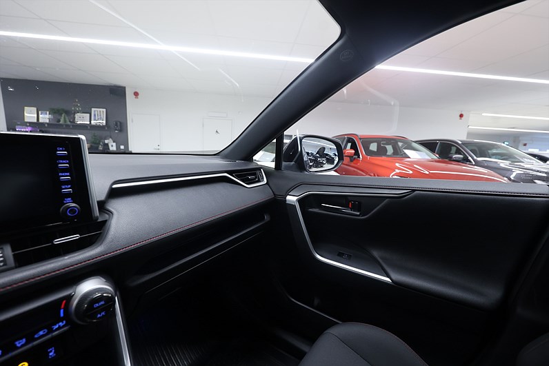 Toyota RAV4 Plug-in Hybrid 306hk Active Drag B-kamera