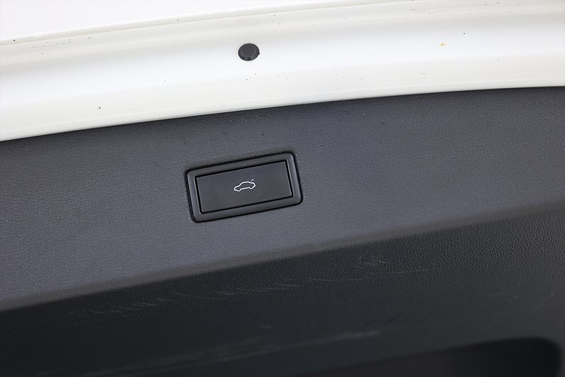 Volkswagen Tiguan 2.0 TSI 4M 190hk CarPlay B-Kamera Drag Värmare