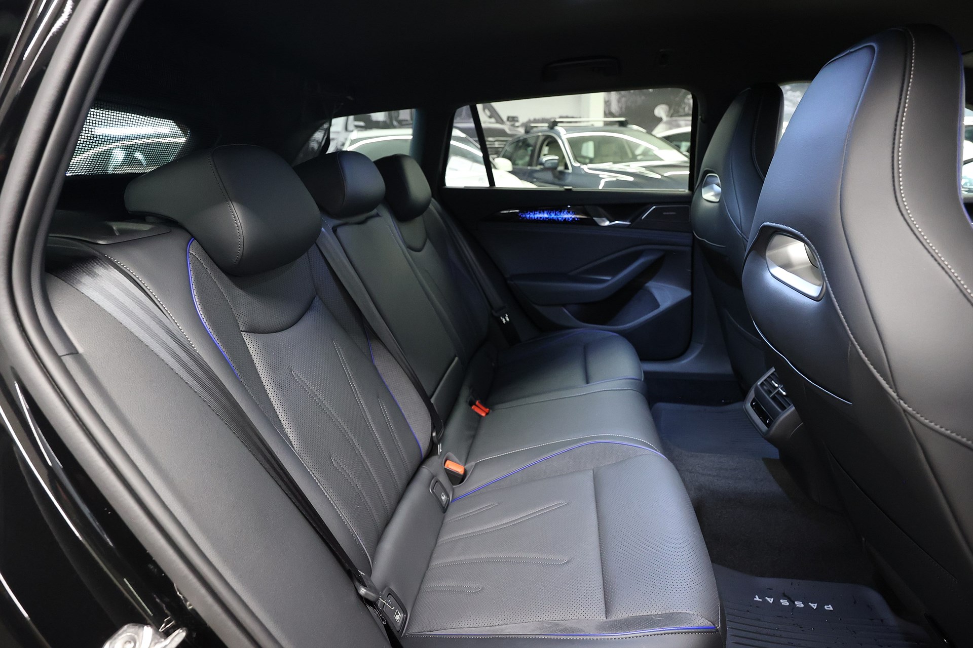 Volkswagen Passat 2.0 TDI 4M R Line 360-kam H/K Massage IQ Läder