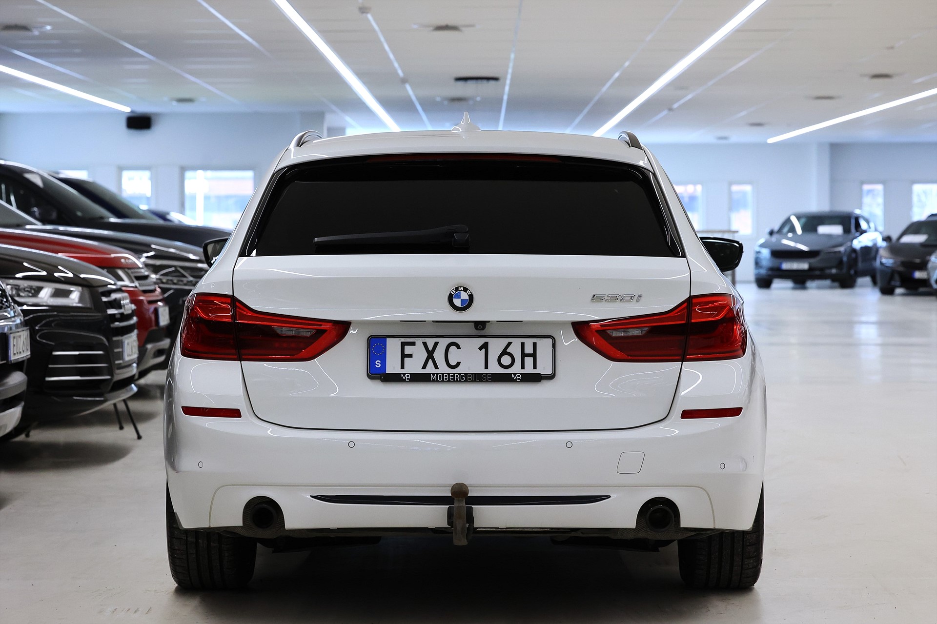 BMW 530i Touring 252hk Sport Line Shadow Hifi B-kamera Drag