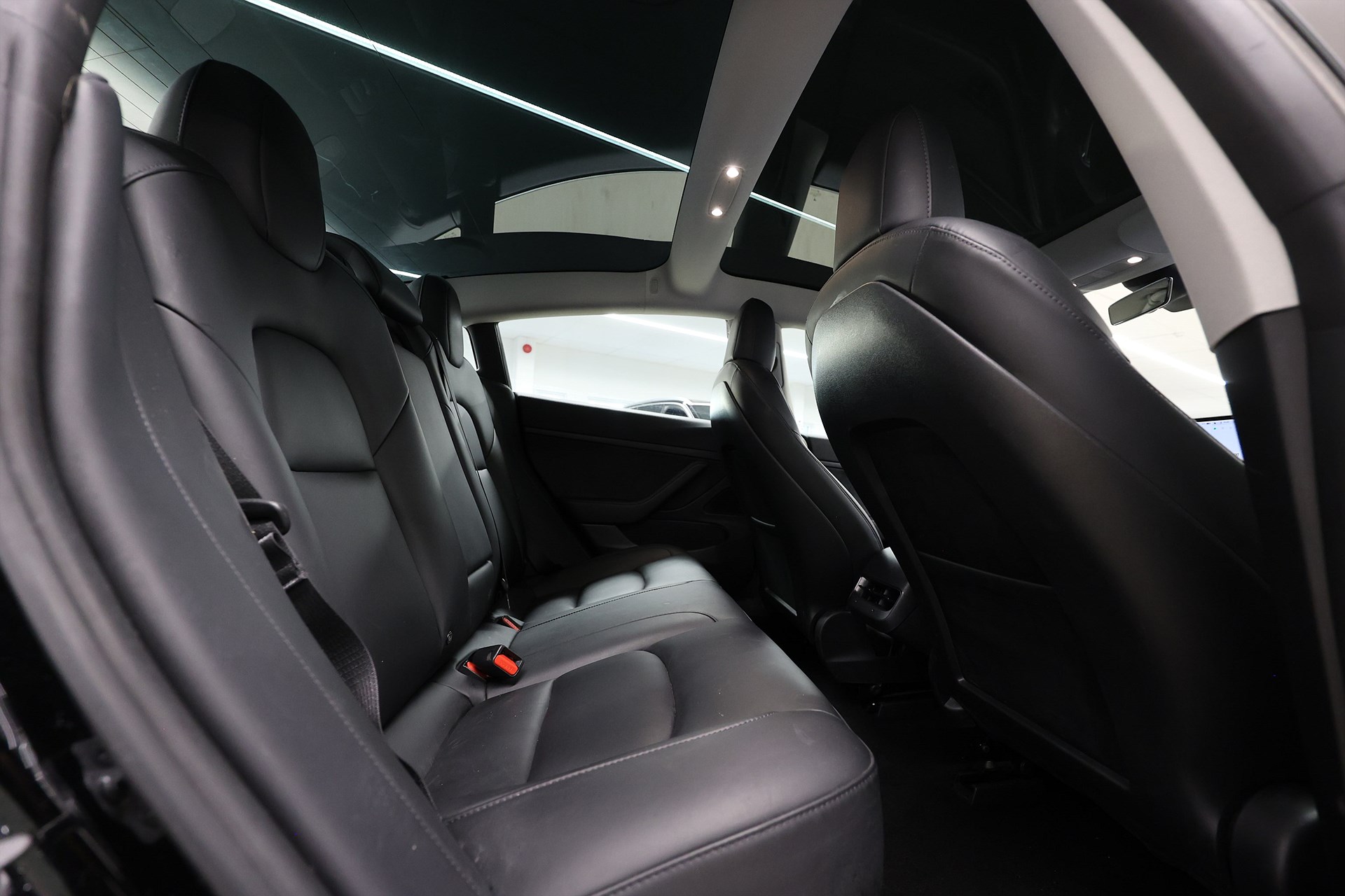 Tesla Model 3 Standard Range Plus 258hk AP Pano Skinn MOMS