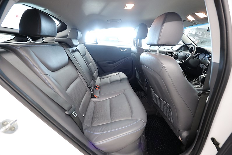 Hyundai Ioniq Hybrid 1.6 141hk Premium Plus Infinity Keyless B-kamera Navi