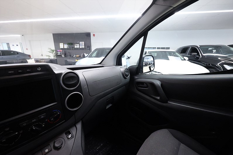 Citroën Berlingo 1.6 BlueHDi 75hk L1 PDC CarPlay MOMS