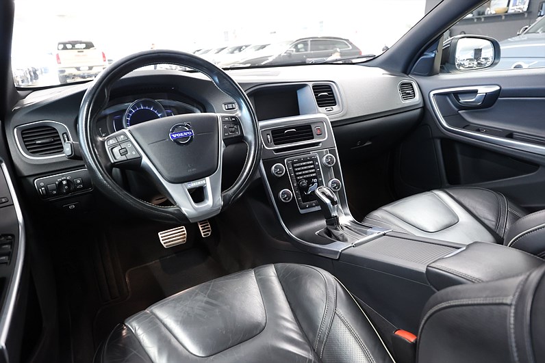 Volvo S60 T6 306hk R-Design Polestar H/K Läder Navi B-Kamera