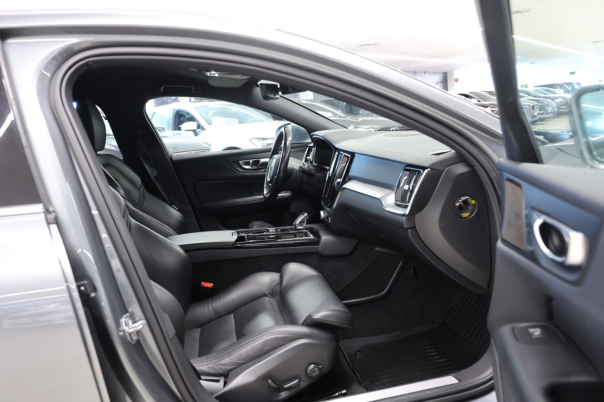 Volvo V60 T8 Twin Engine AWD 392hk Inscription H/K Värmare