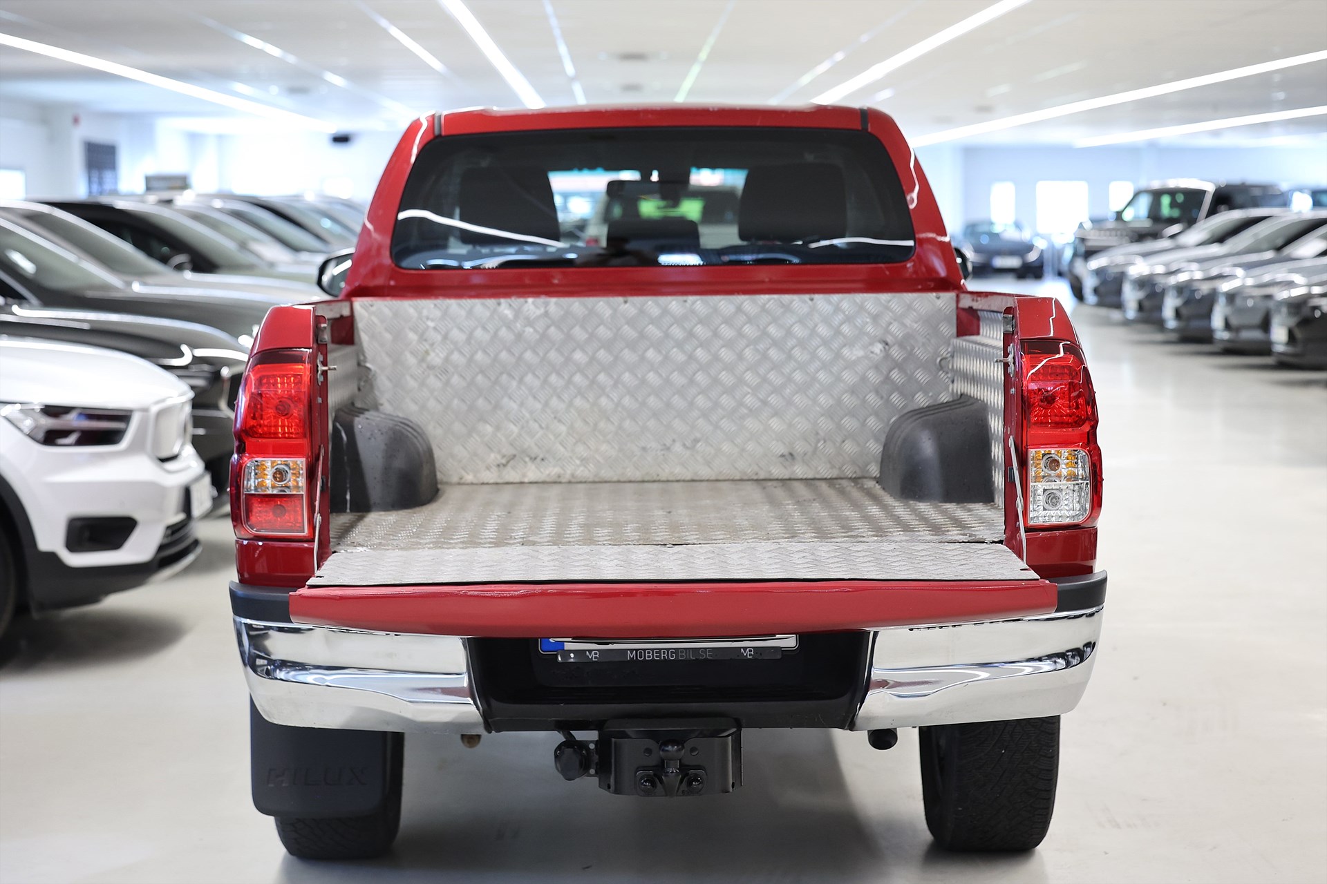 Toyota Hilux 2.4 AWD 150hk Drag B-kamera Värmare MOMS