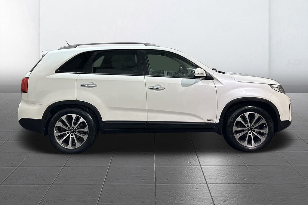 Kia Sorento 2.2 CRDi 4WD 7-sits Drag Panorama Skinn Navi 197hk – bild 5 av 26