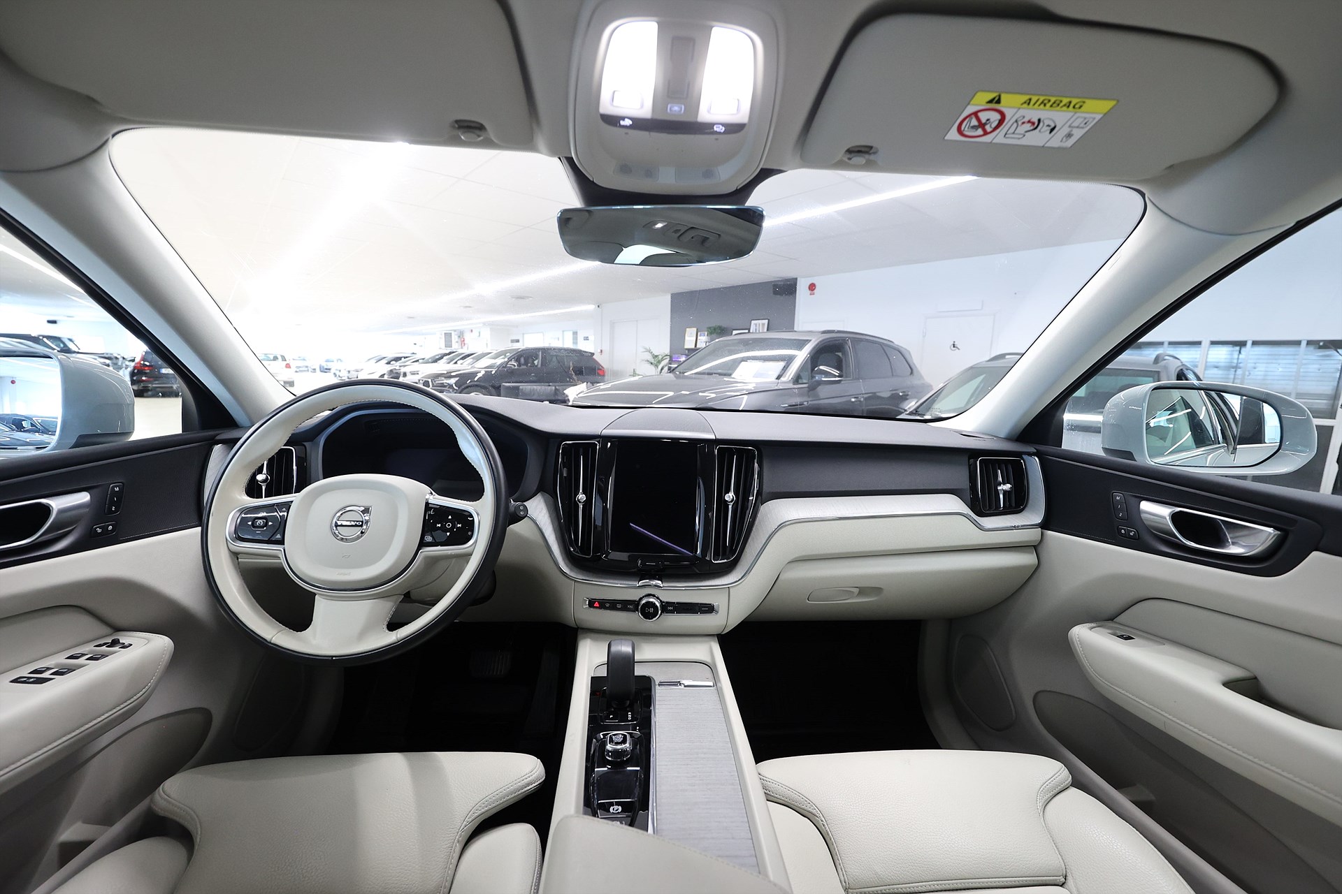 Volvo XC60 Recharge T6 AWD 350hk Core Pano Läder Värmare