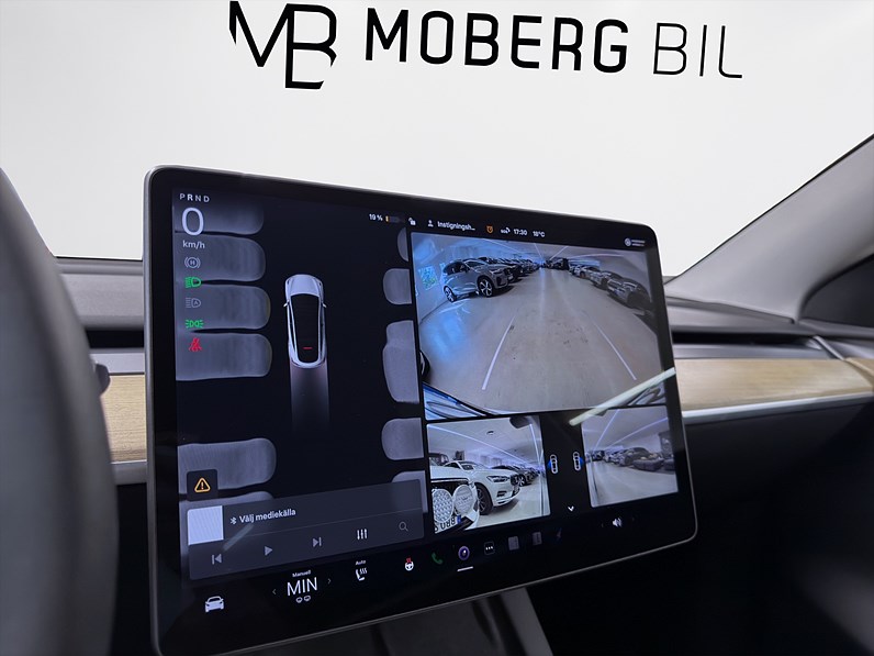 Tesla Model Y Standard Range 299hk Pano B-Kamera Drag Läder