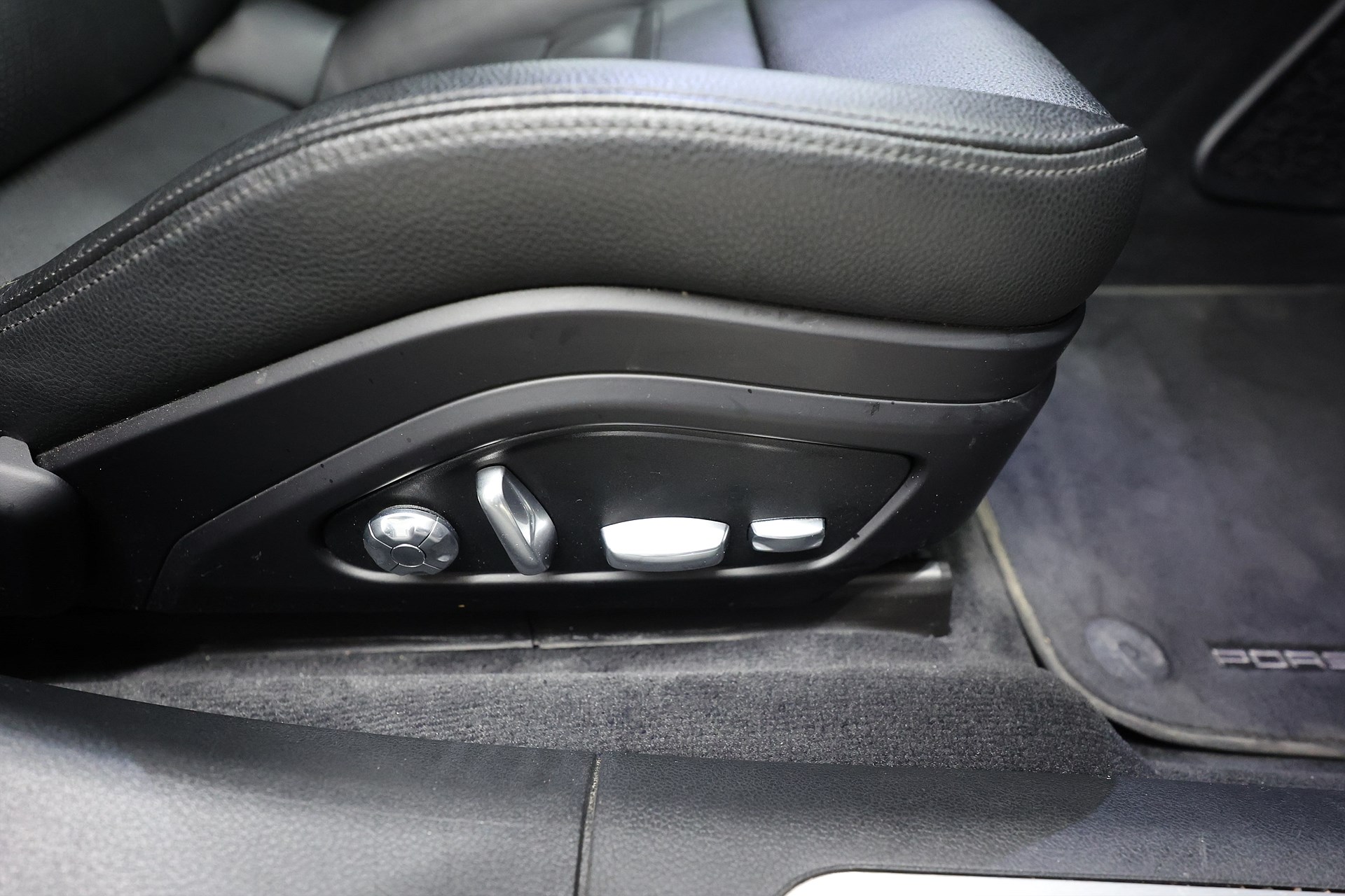 Porsche Panamera 4 E-Hybrid PDK 462hk SportDesign Pano Bose