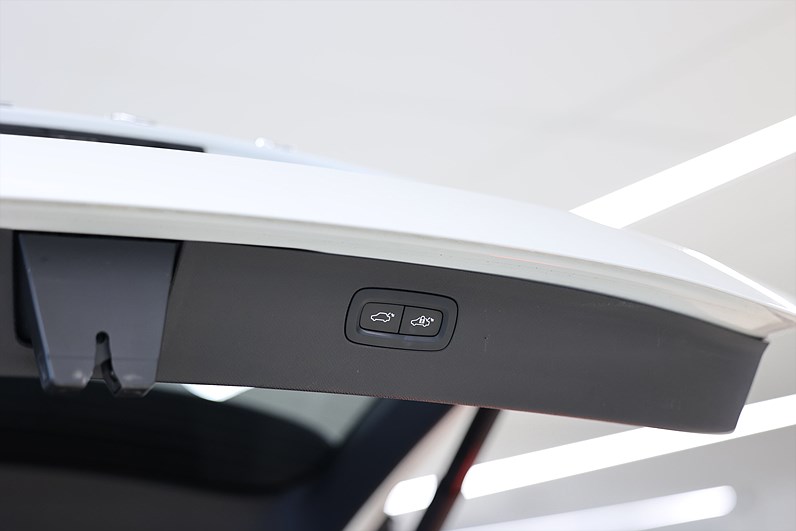 Volvo XC90 T6 AWD 310hk R Design 7-Sits HUD B&W Luft.fjädr Pano