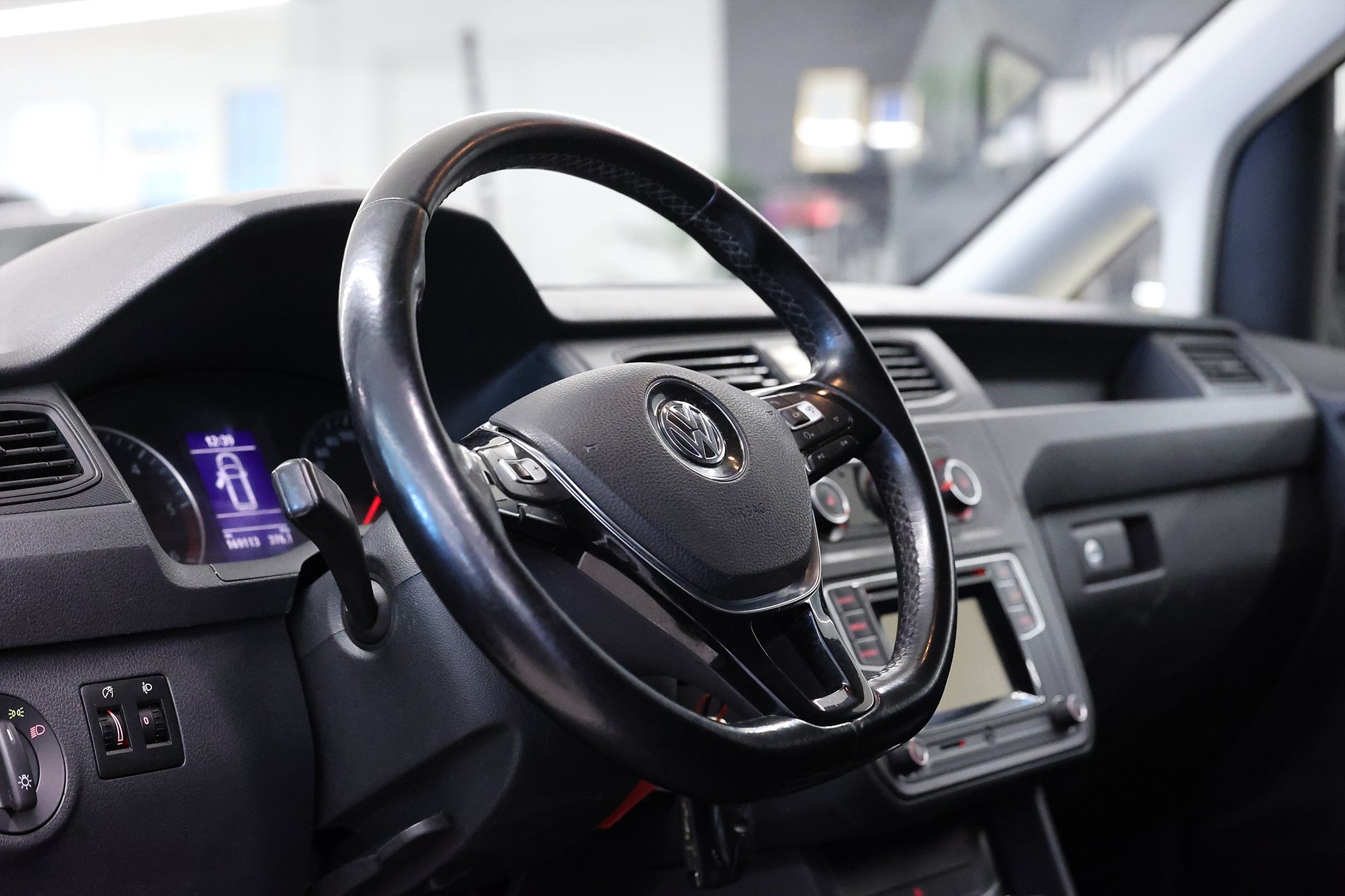 Volkswagen Caddy 2.0 TDI 102hk V-inrett PDC Värmare MOMS
