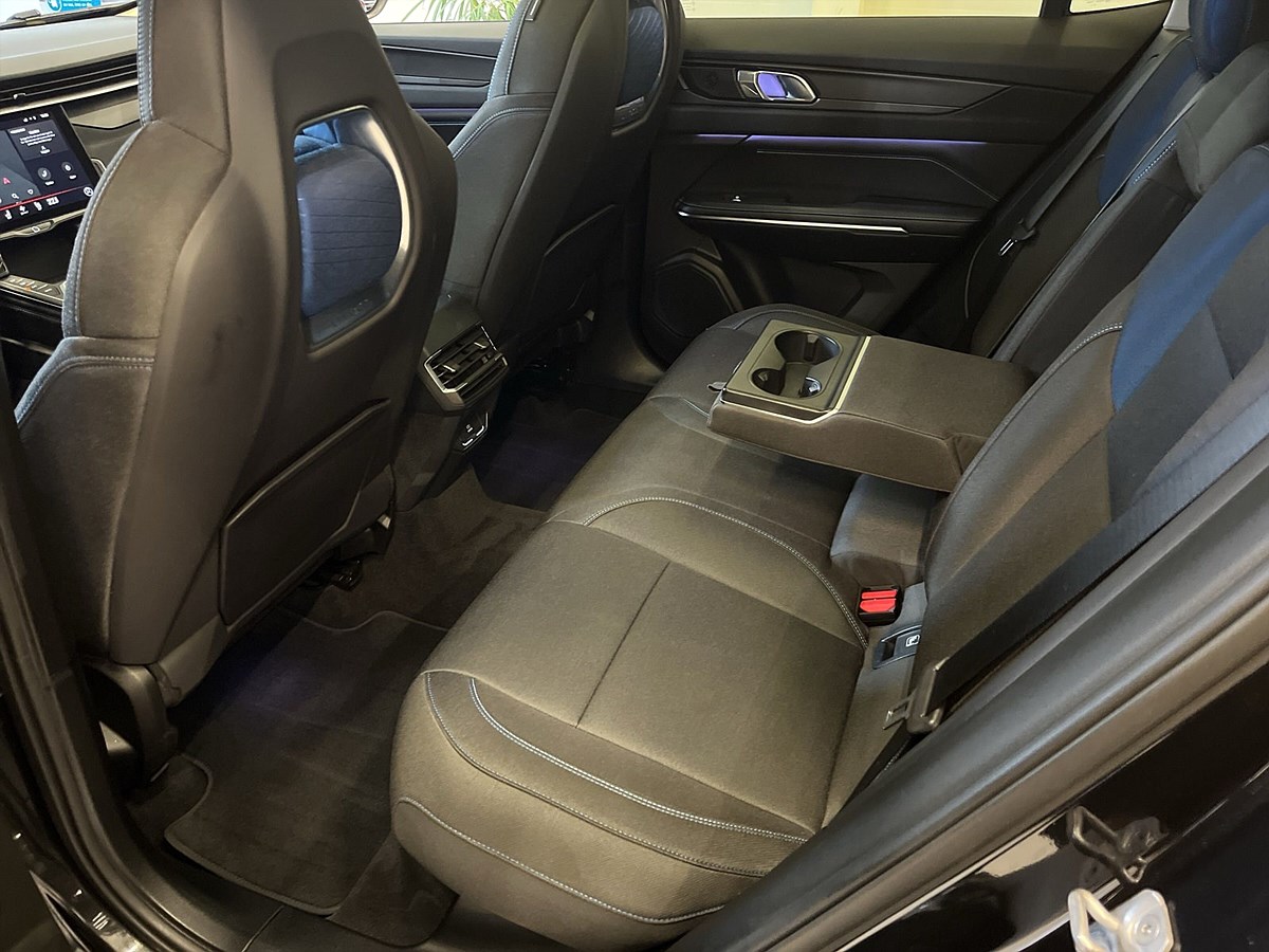 Lynk & Co 01 PHEV DCT, 261hk, 2022