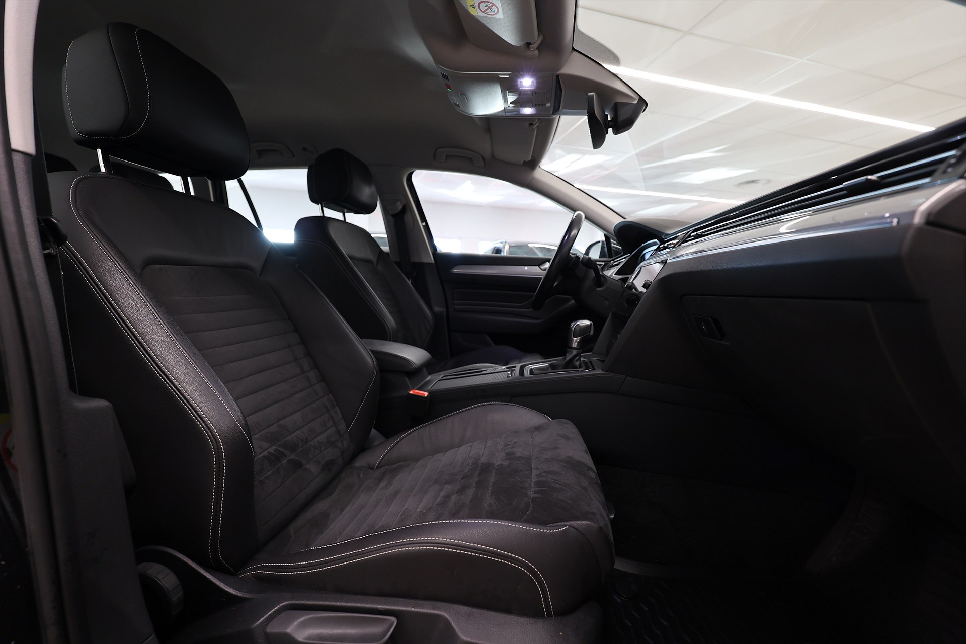 Volkswagen Passat GTE IQ Cockpit B-kamera Drag Värmare MOMS