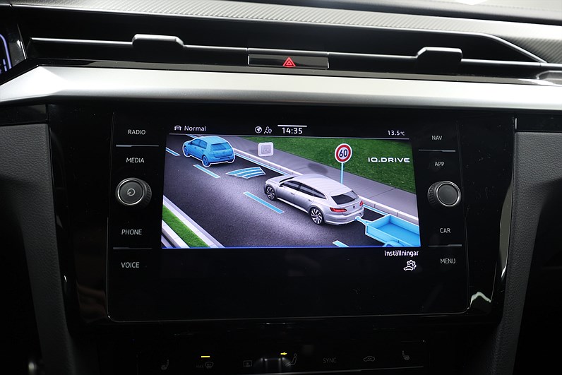 Volkswagen Arteon SB eHybrid 218hk *Hjulkampanj!* R-Line Drag