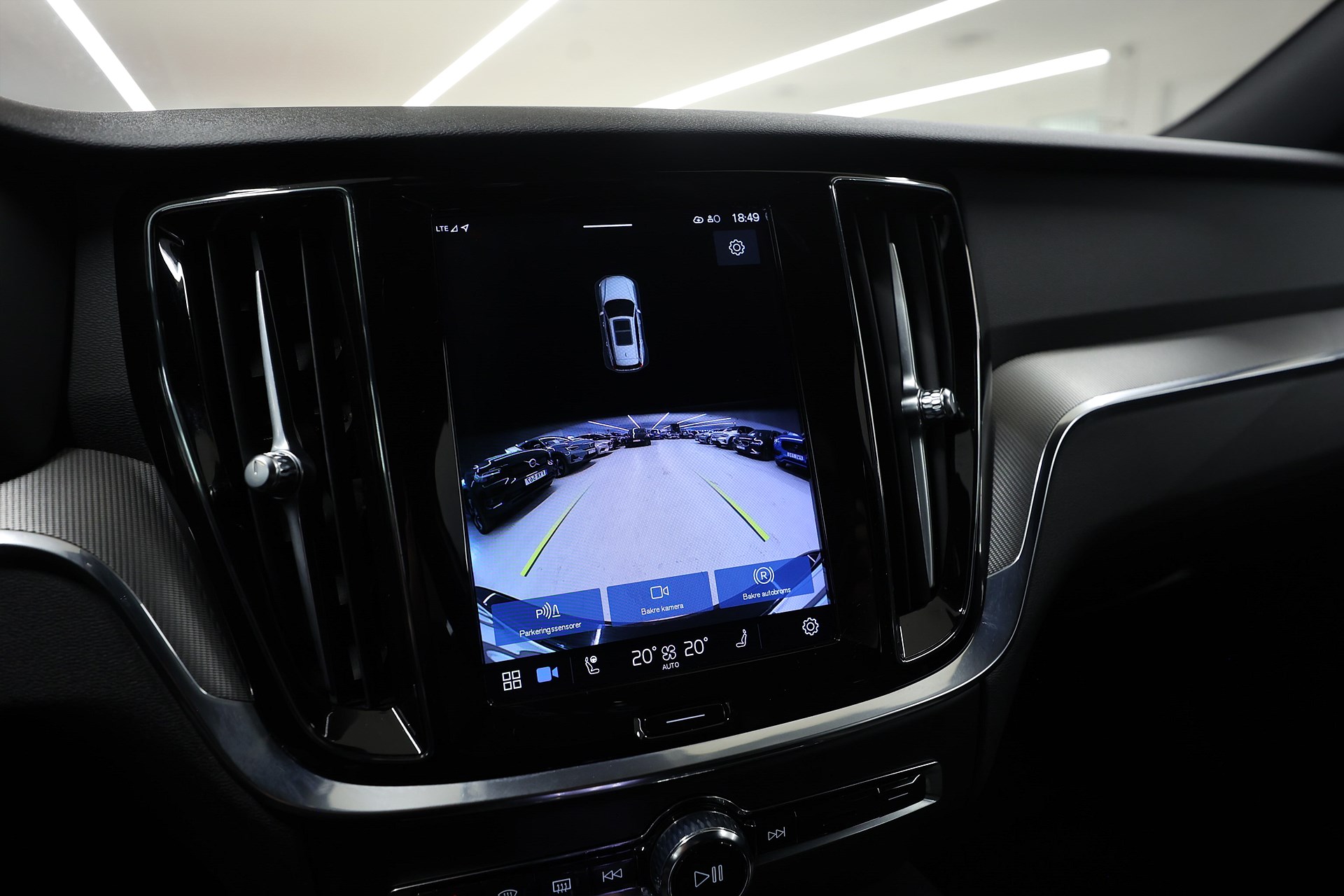 Volvo V60 Recharge T6 AWD 350hk Plus Dark Värmare B-kamera Navi