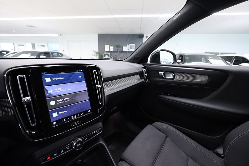 Volvo XC40 P6 Recharge Core B-kamera Drag Keyless MOMS
