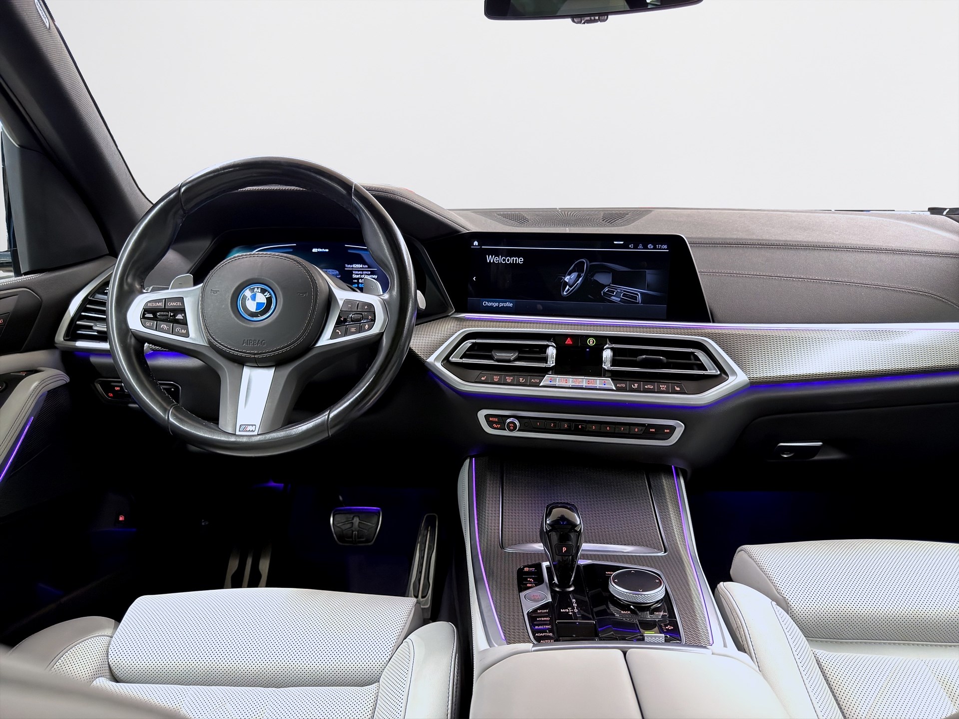 BMW X5 xDrive45e iPerformance 394hk Helg på Moberg! M-Sport Pano Navi Drag