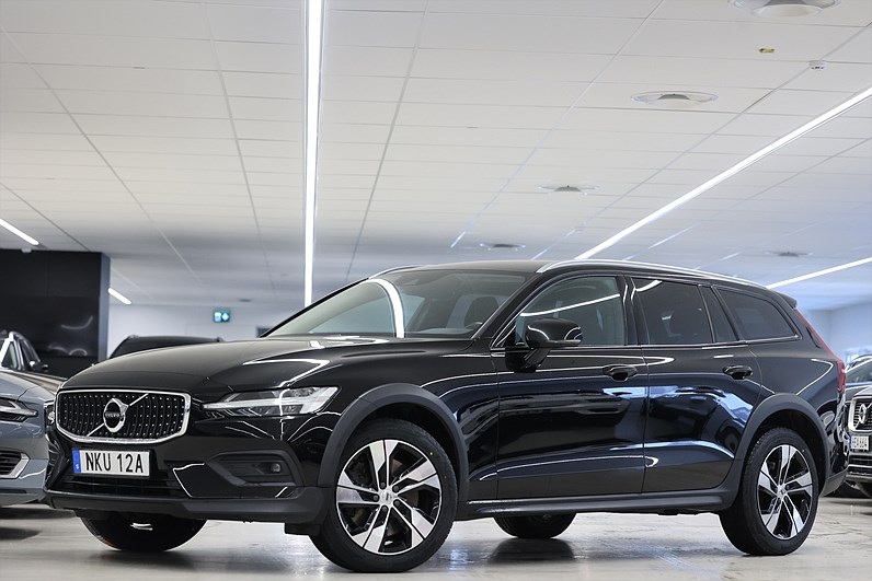 Volvo V60 B4 Cross Country 197hk *Hjulkampanj!* Momentum H/K