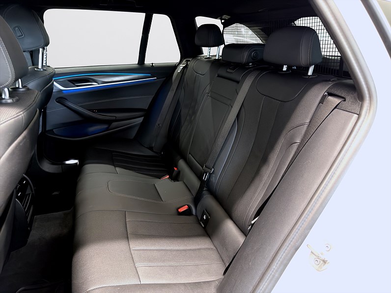 BMW 530e xDrive Touring 292hk M sport Läder B-Kamera