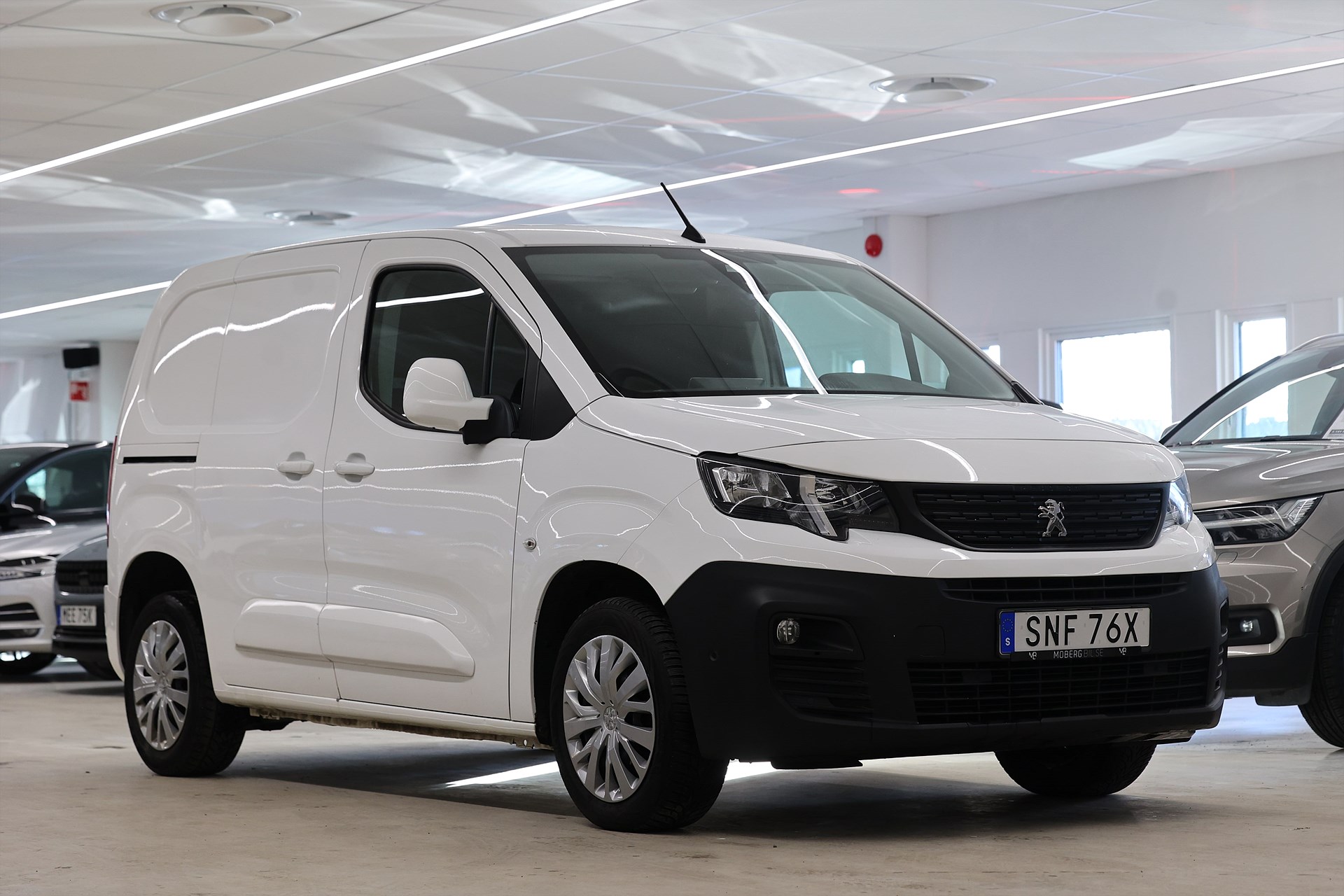 Peugeot Partner 1.5 BlueHDi 130hk Pro Plus Värmare B-kamera