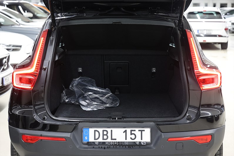 Volvo XC40 T4 Recharge 211hk *Hjulkampanj!* Momentum Värmare