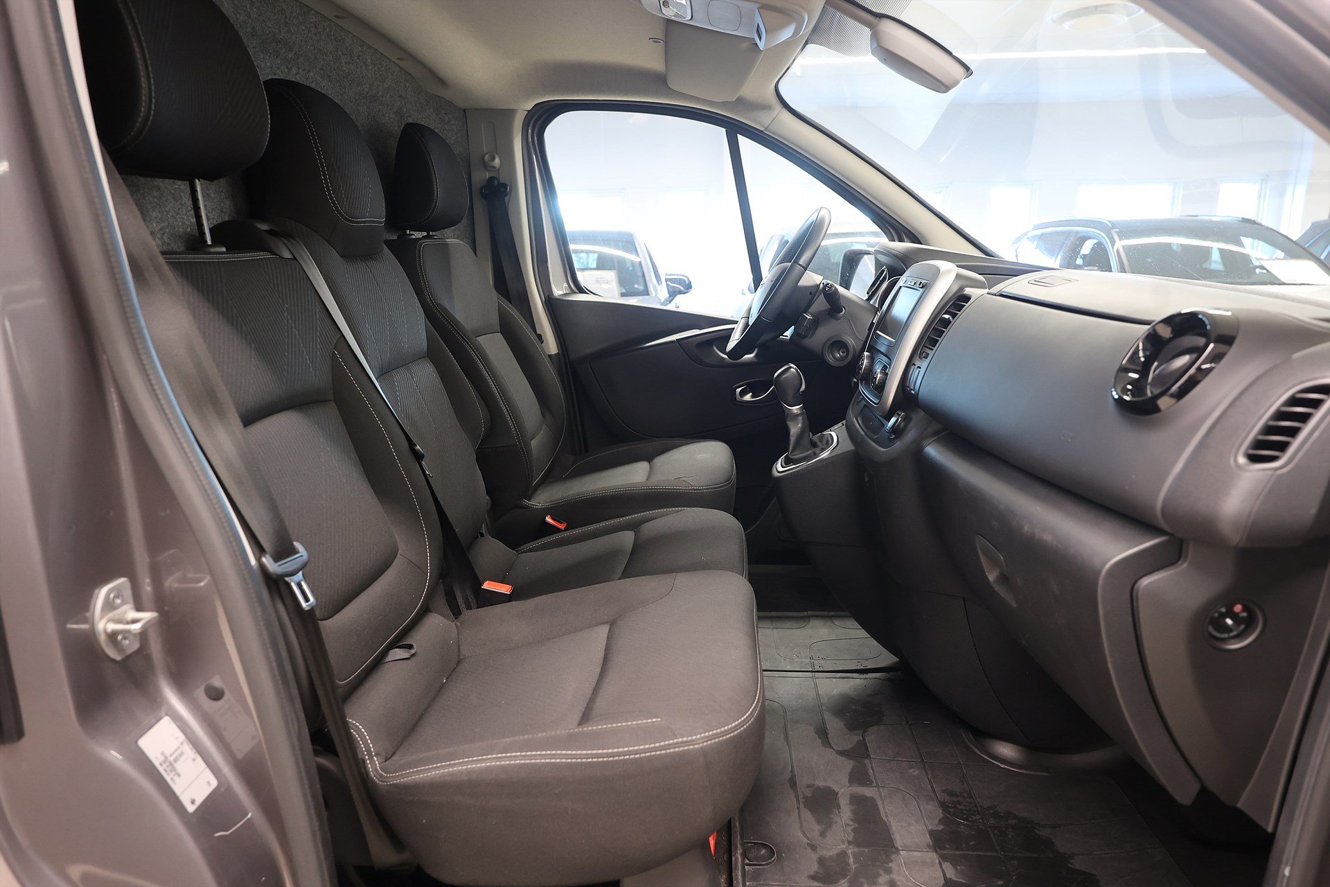 Nissan NV300 2.0 dCi 145hk L2 Drag Värmare B-kamera Navi