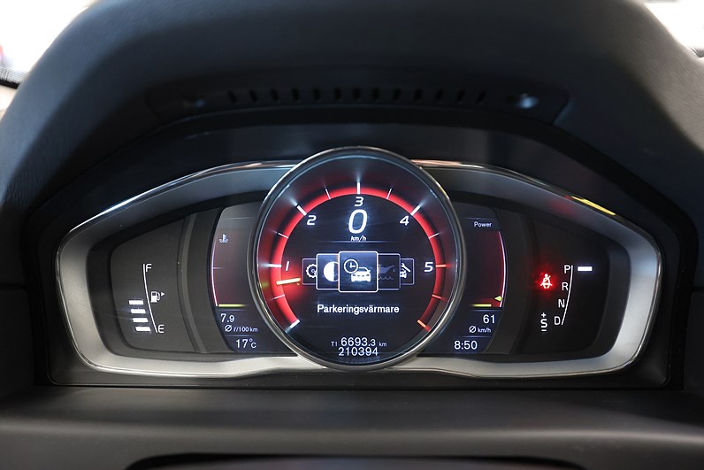 Volvo XC70 D4 AWD 181hk Dynamic Pano LED Värmare Navi