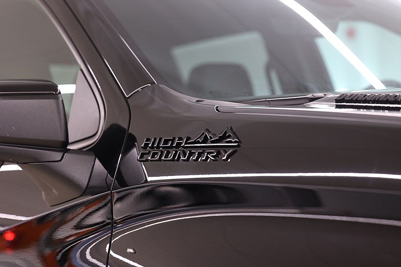 Chevrolet Silverado High Country Midnight Edt 3.0 Duramax MOMS