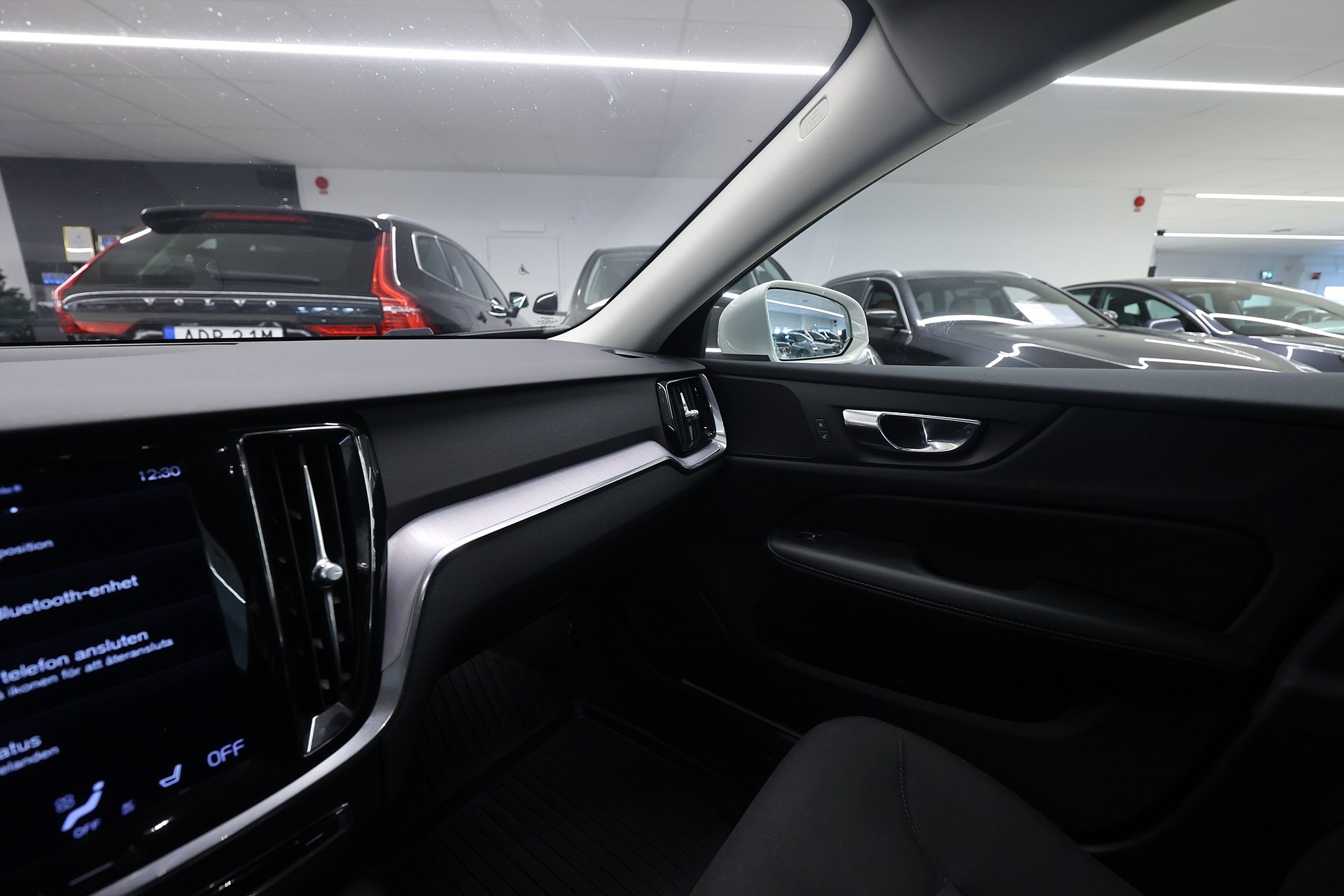 Volvo V60 Recharge T6 AWD 340hk Inskription Exp Navi B-kamera