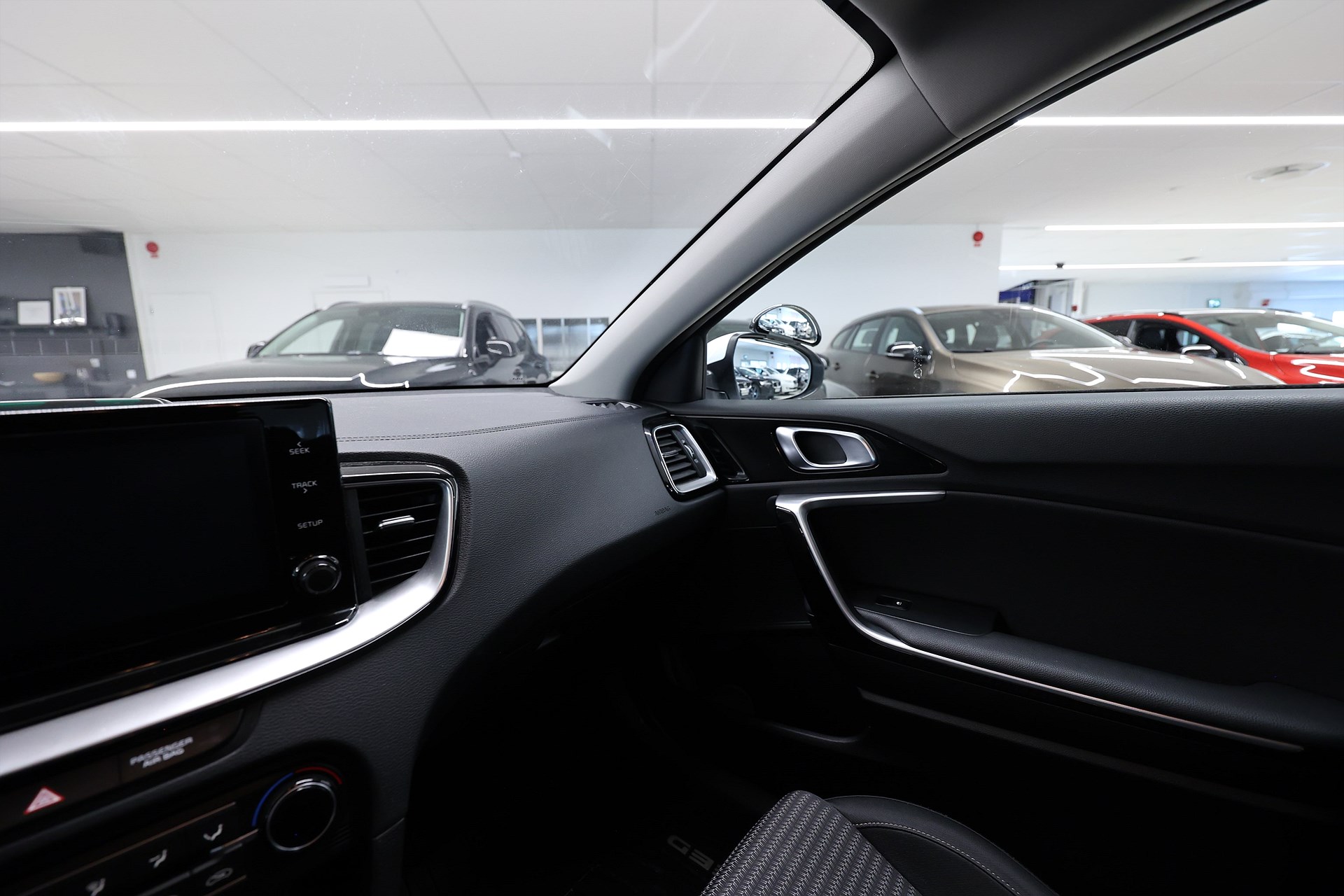 Kia Ceed SW Plug-in 141hk Advance B-kamera Keyless CarPlay